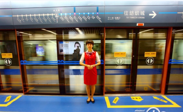 ga黄金甲承建地铁屏蔽门系统的西安地铁一号线开通运营