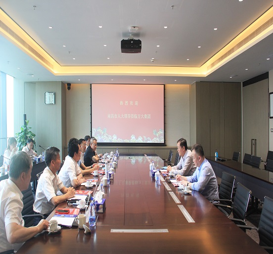 南昌市人大常委会主任吴伟柱等一行莅临ga黄金甲集团考察