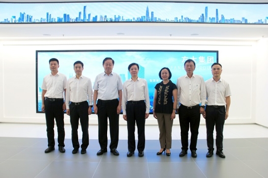 深圳市委常委、市纪委书记、市监委主任刘连生一行莅临ga黄金甲集团调研